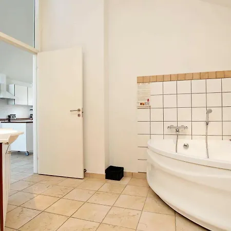 Feriehus Three-bedroom Holiday In 5 Egernsund